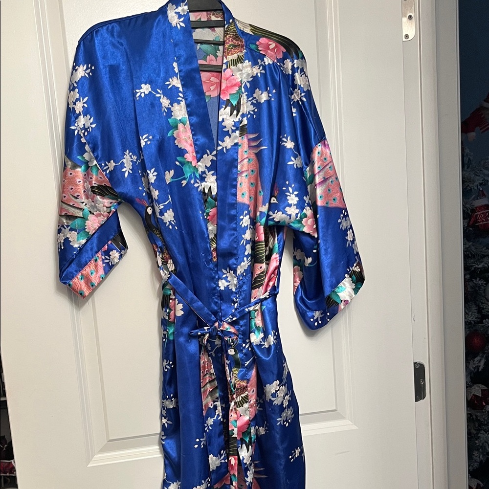 Kimono Robe - Picture 3 of 3